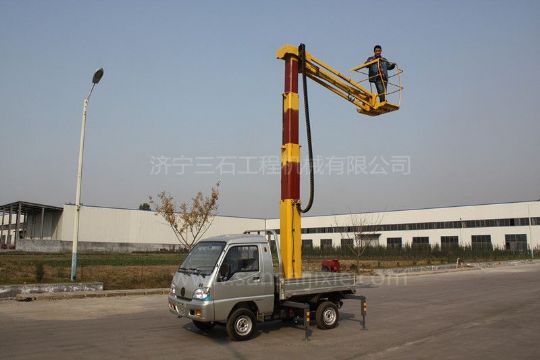 點(diǎn)擊查看詳細(xì)信息<br>標(biāo)題：小型高空作業(yè)車 閱讀次數(shù)：2857
