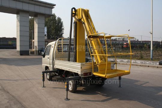 點(diǎn)擊查看詳細(xì)信息<br>標(biāo)題：小型電動(dòng)高空作業(yè)車 閱讀次數(shù)：3050