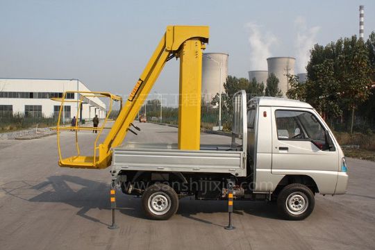點(diǎn)擊查看詳細(xì)信息<br>標(biāo)題：電動(dòng)高空作業(yè)車 閱讀次數(shù)：3242