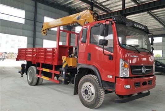 點(diǎn)擊查看詳細(xì)信息<br>標(biāo)題：5噸大運(yùn)隨車(chē)吊 閱讀次數(shù)：1992