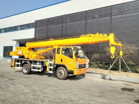 點擊查看詳細信息<br>標(biāo)題：12噸凱馬汽車吊 閱讀次數(shù)：1937