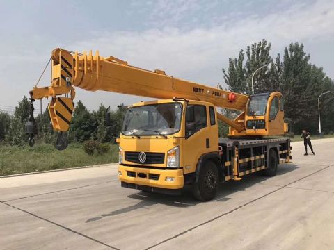 點擊查看詳細(xì)信息<br>標(biāo)題：16噸東風(fēng)汽車吊 閱讀次數(shù)：2030