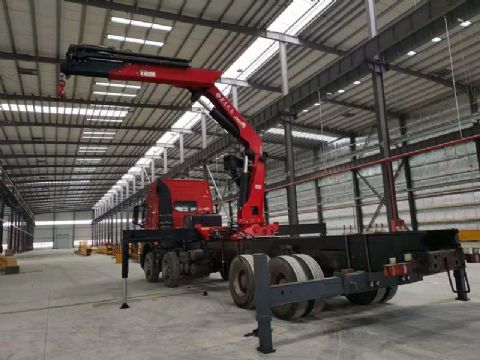 點擊查看詳細信息<br>標題：15噸折臂吊 閱讀次數(shù)：2506
